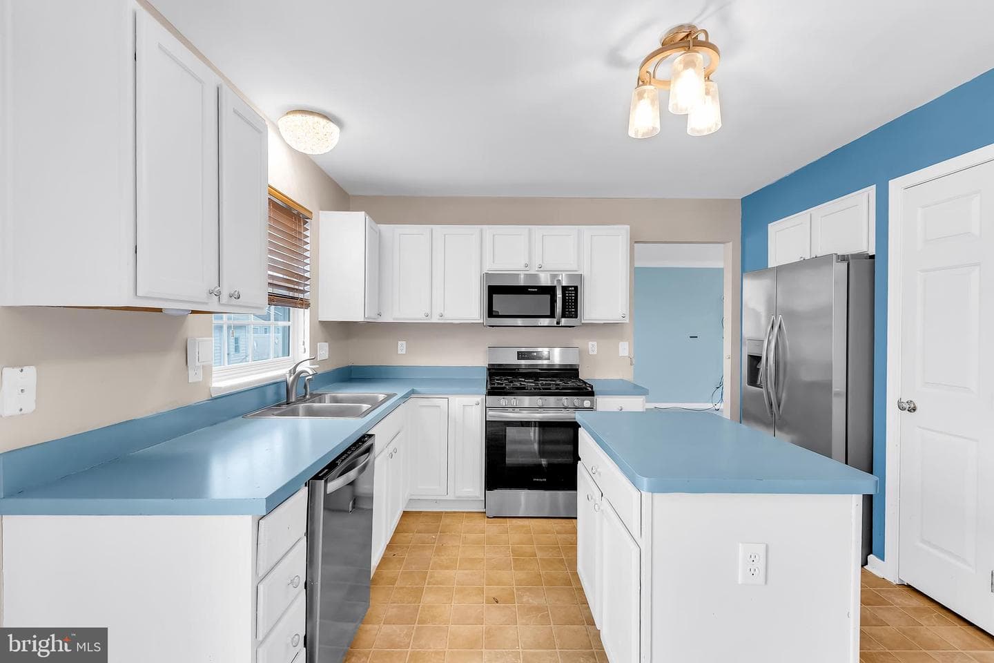 505 Saint Lukes Road photo 9