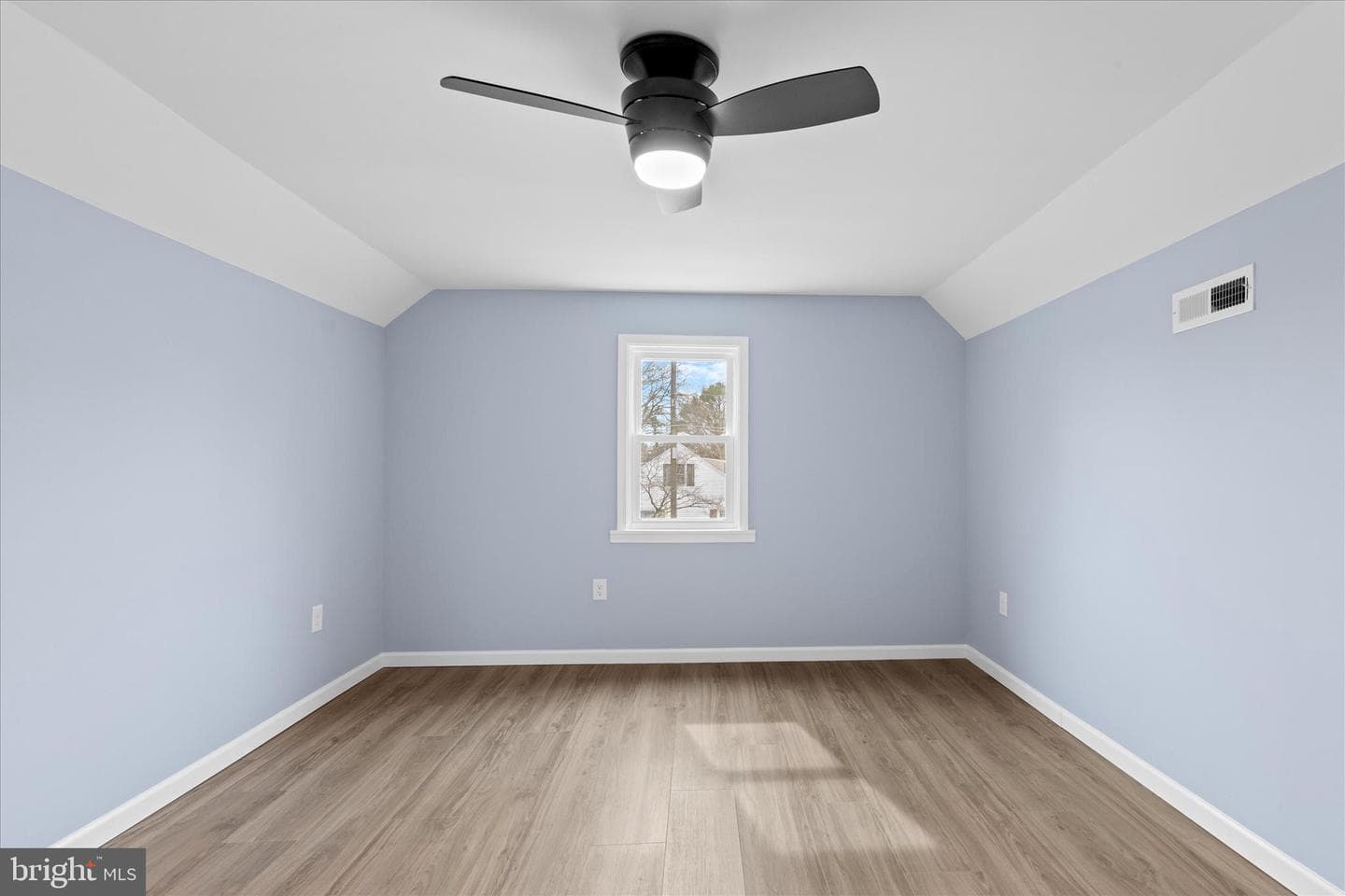 908 Spring Avenue photo 30
