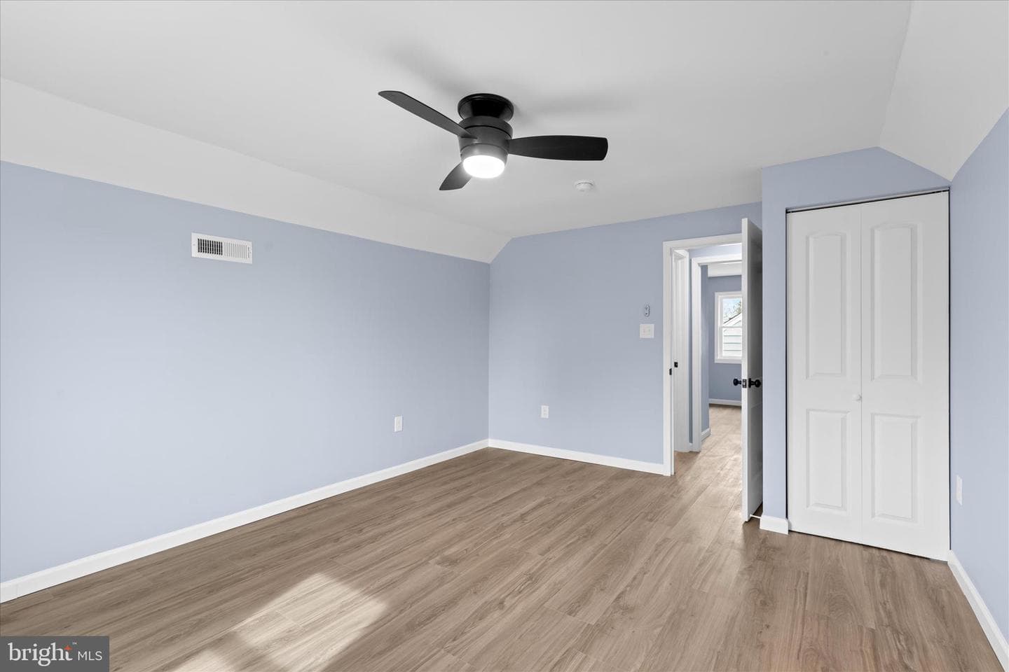 908 Spring Avenue photo 33