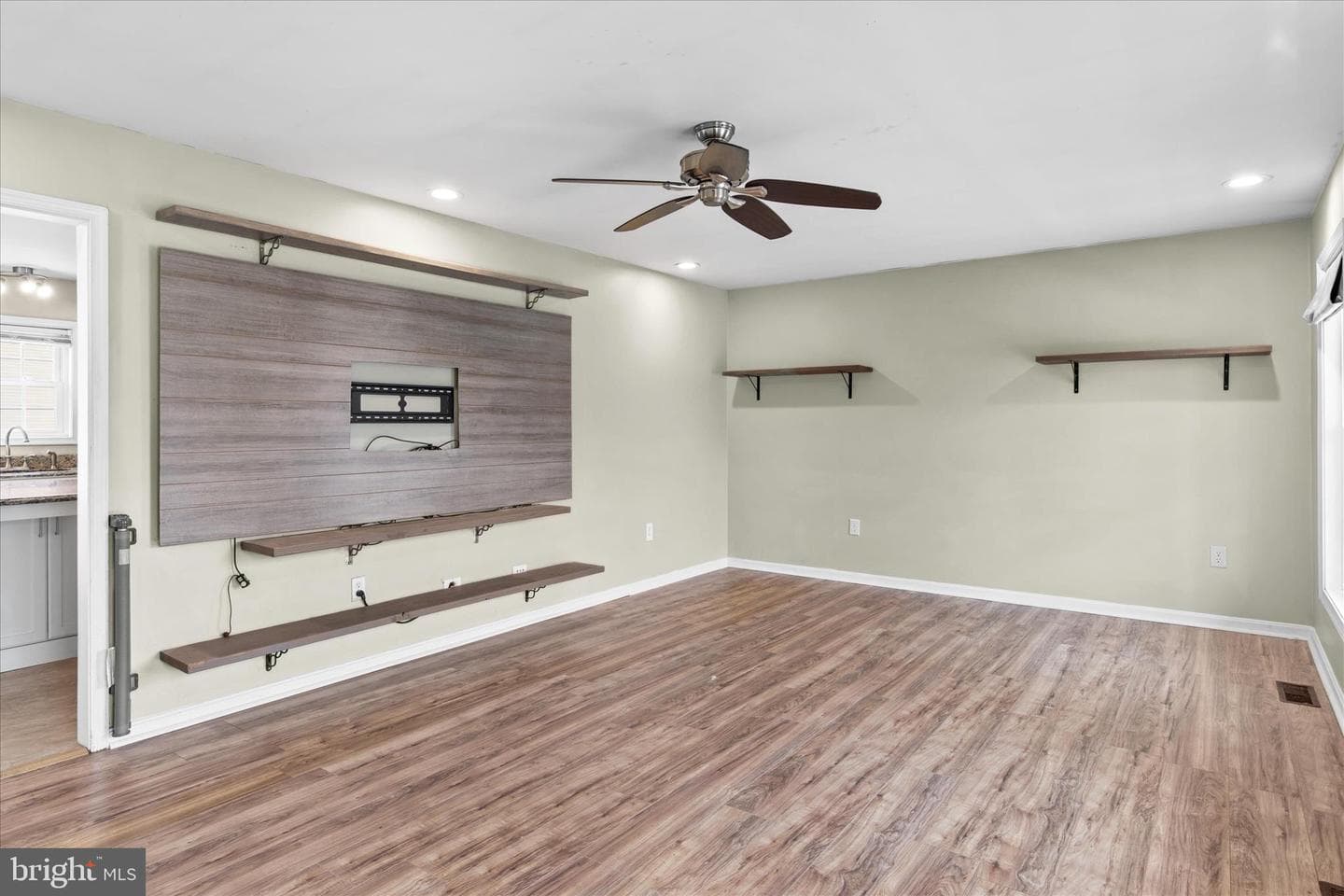 310 Autumn Ridge Drive photo 4