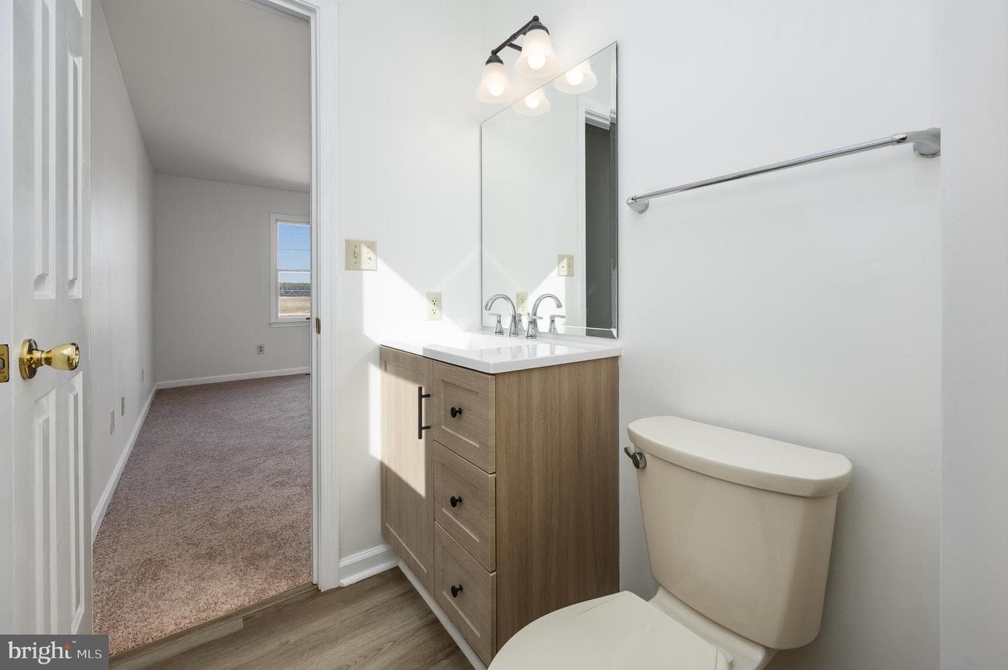 7937 White Lowe photo 25