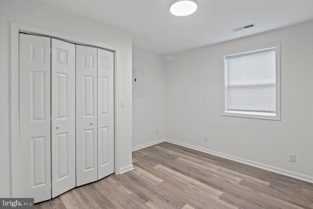 213 Lloyd Street photo 10