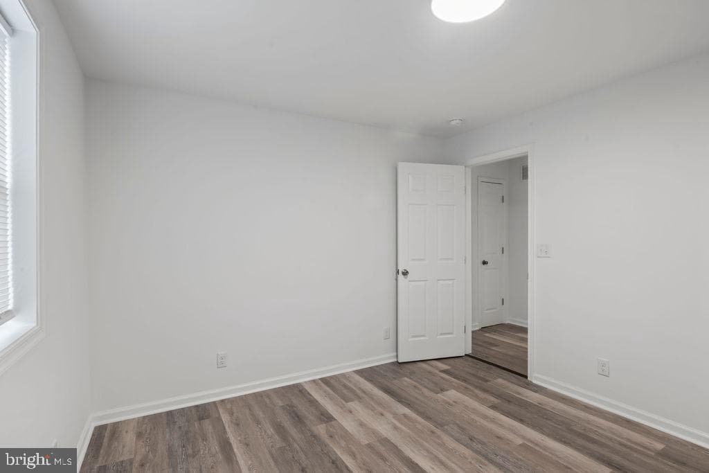 213 Lloyd Street photo 11