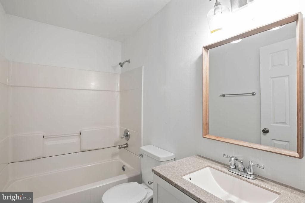 213 Lloyd Street photo 14
