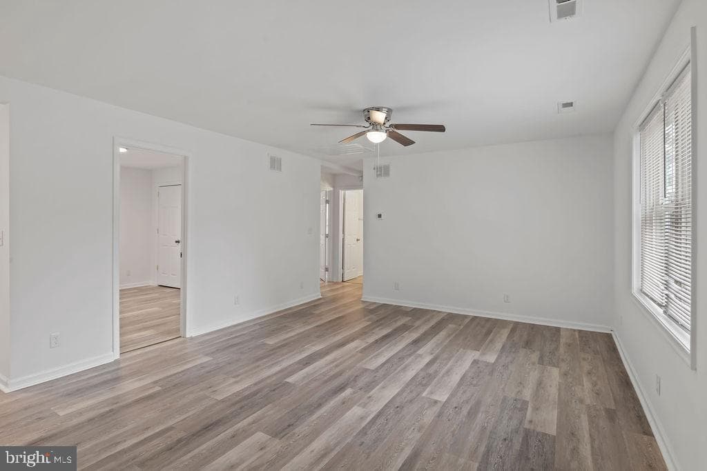213 Lloyd Street photo 22
