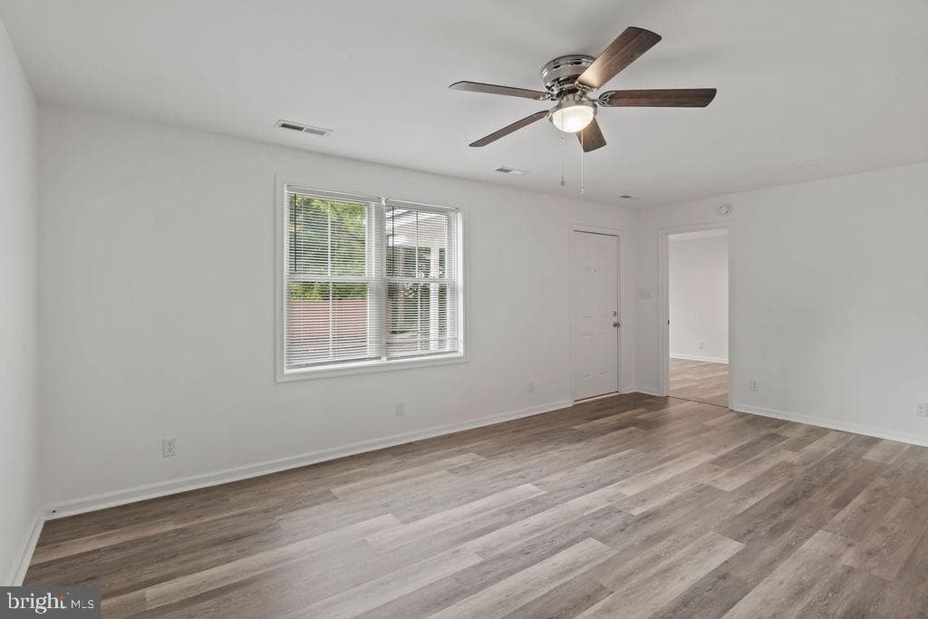 213 Lloyd Street photo 24