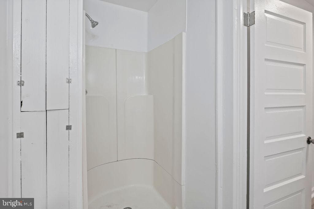 213 Lloyd Street photo 7