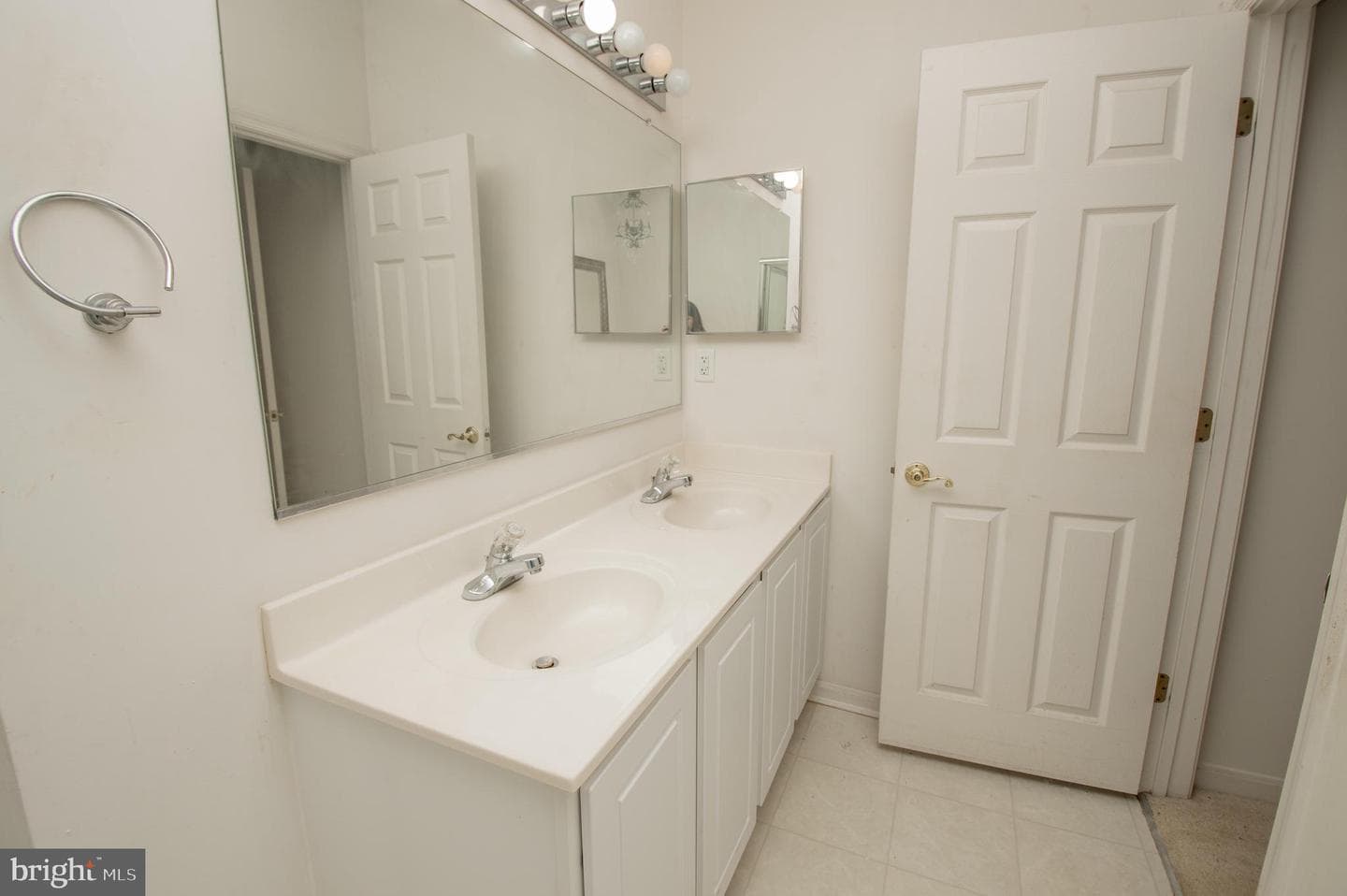 8935 Executive Club Drive photo 13