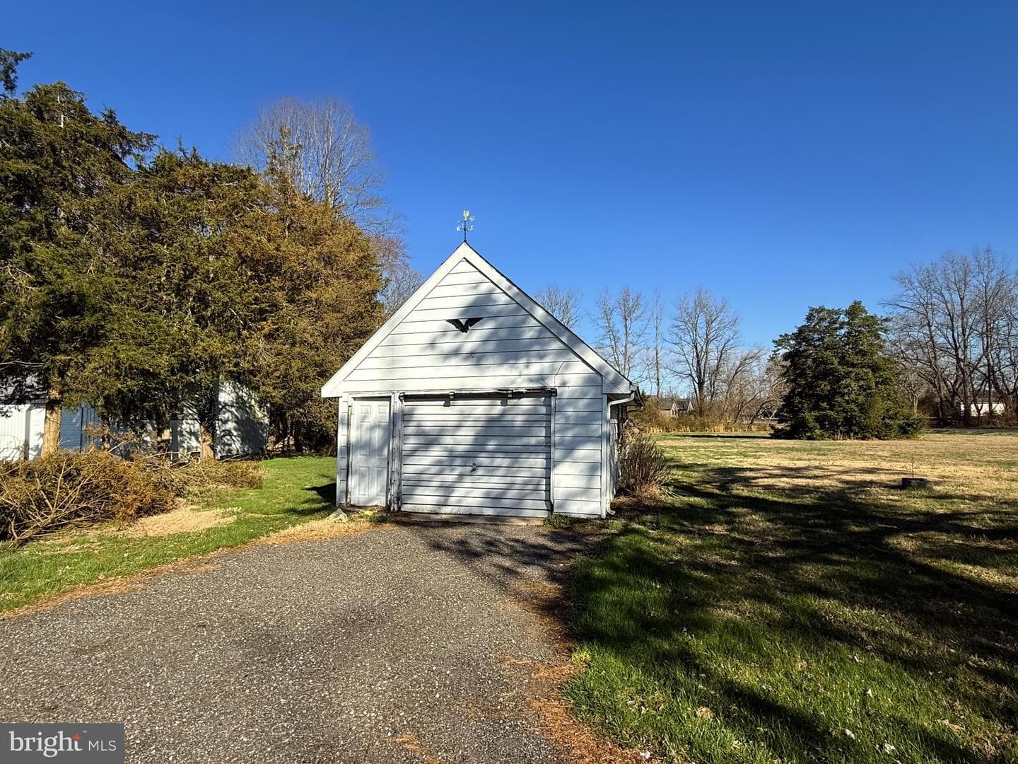 7592 Green Lewis Rd photo 4