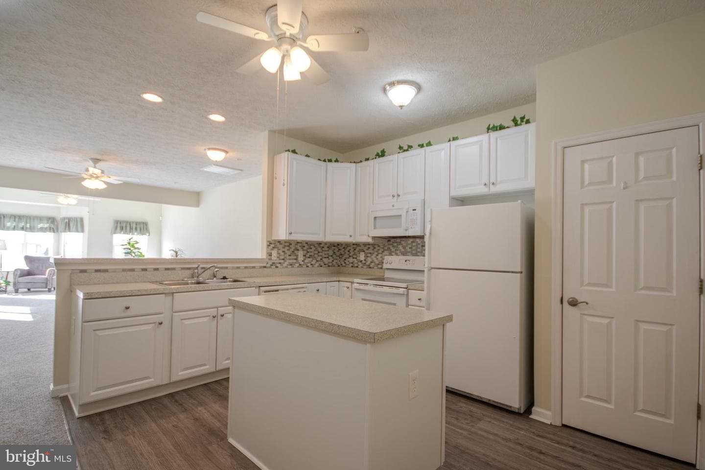 9523 Wedge Way photo 13