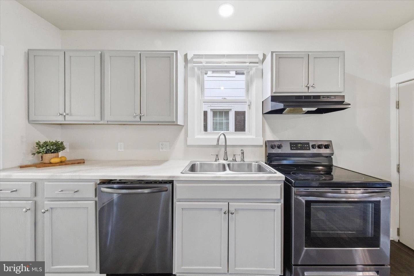308 Ohio Avenue photo 13
