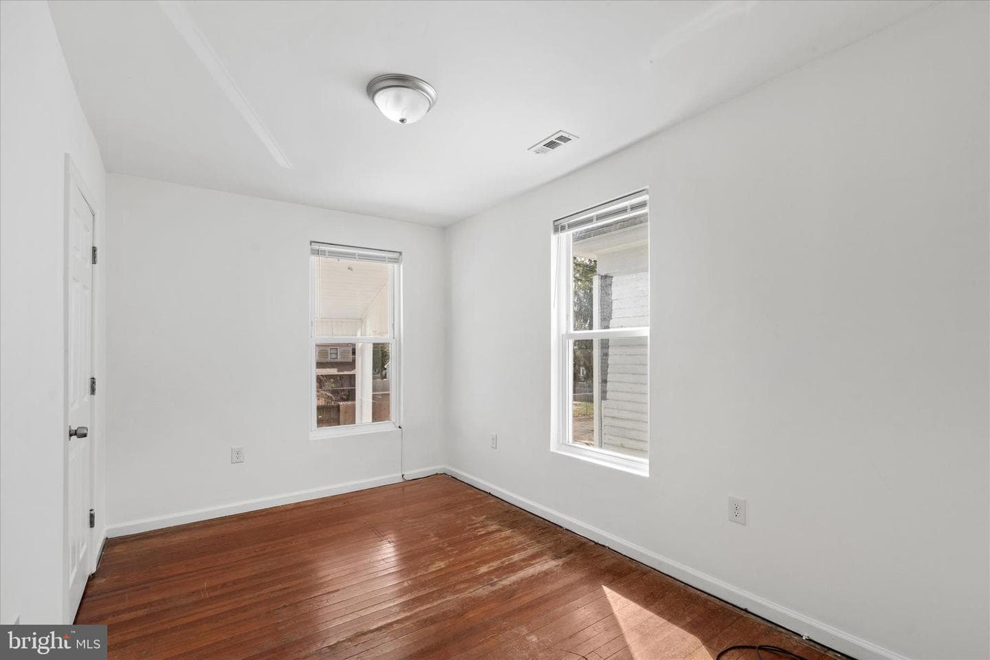 302 Hazel Avenue photo 29