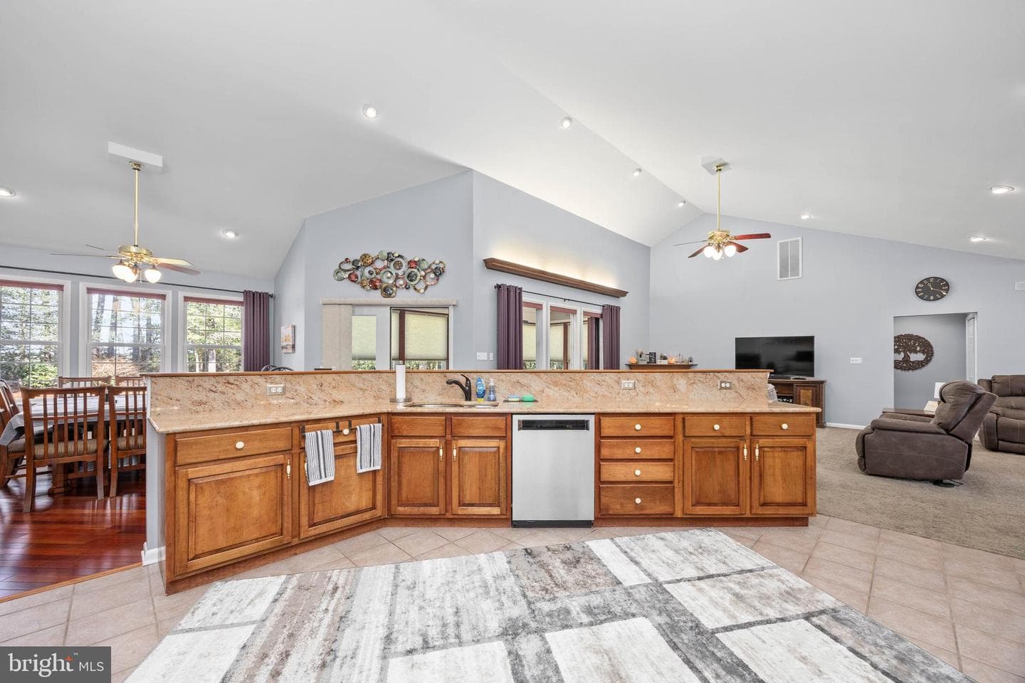 7814 Broadleaf Drive photo 9