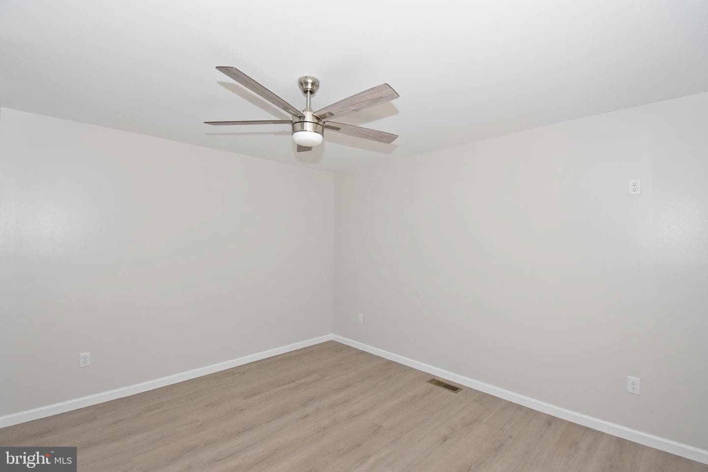 313 Brown Street photo 16