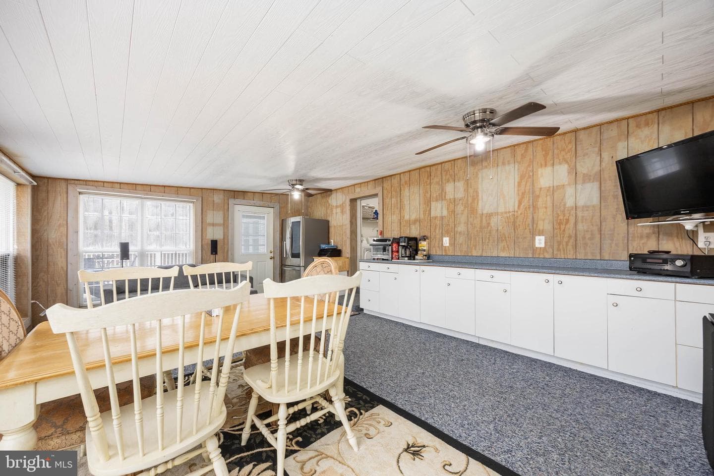 22139 Royal Oak Road photo 9