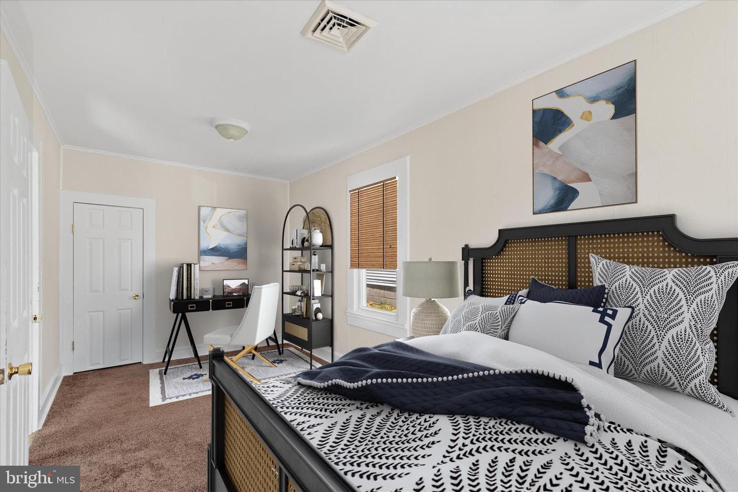 705 Roger Street photo 13