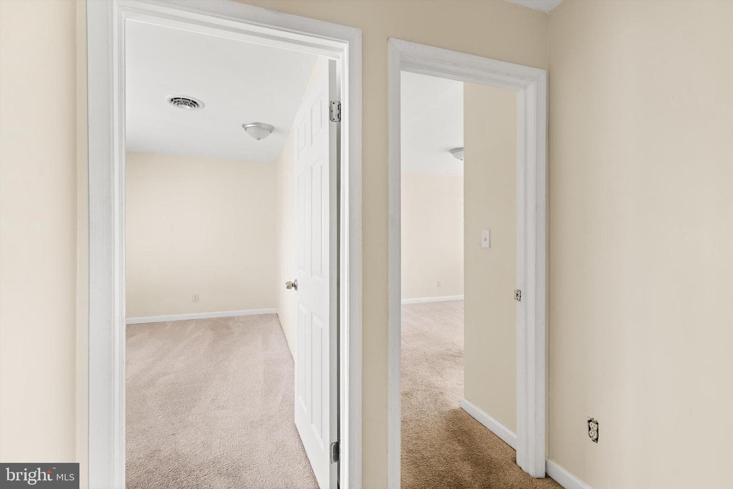 308 E Cedar Lane photo 17