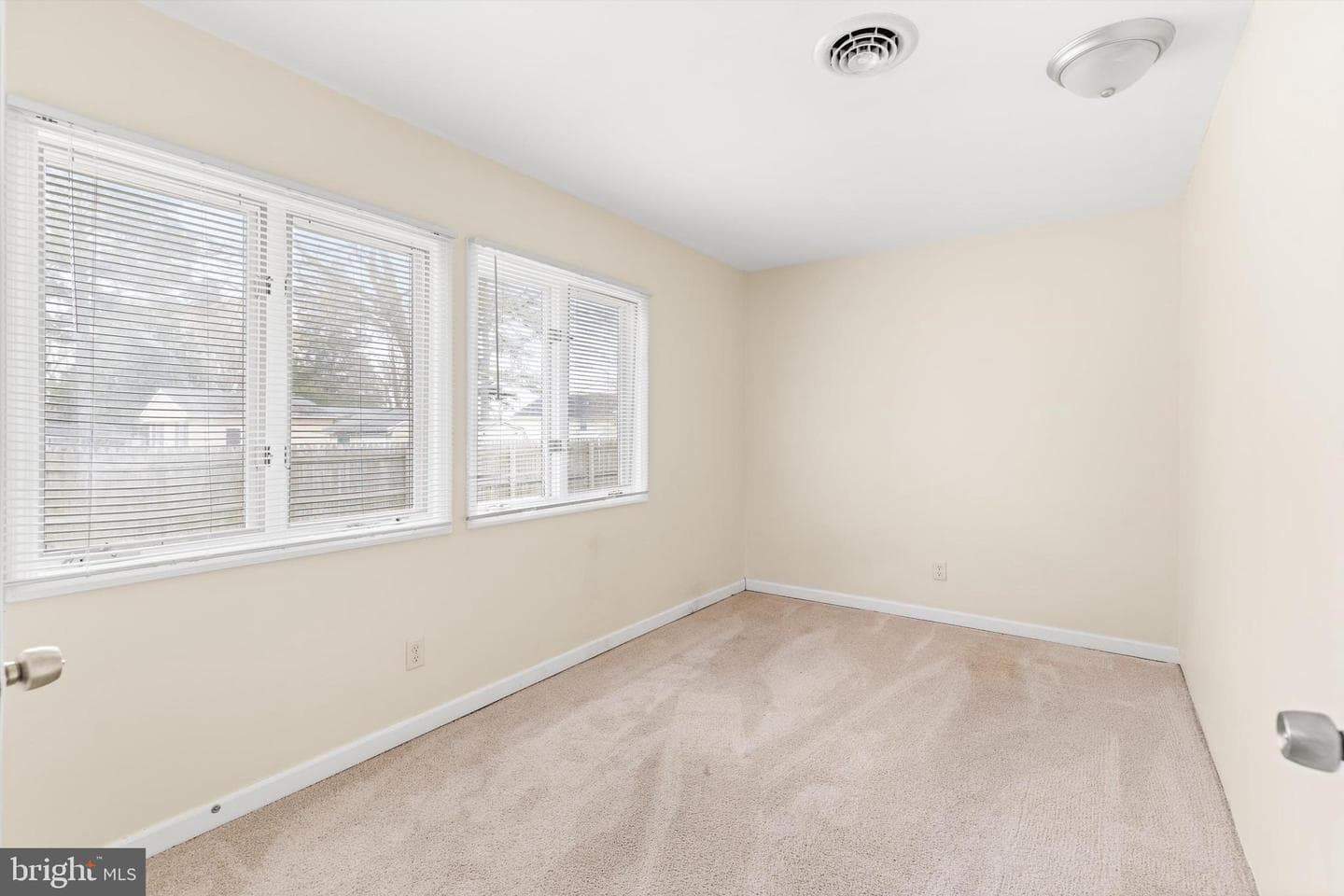 308 E Cedar Lane photo 18