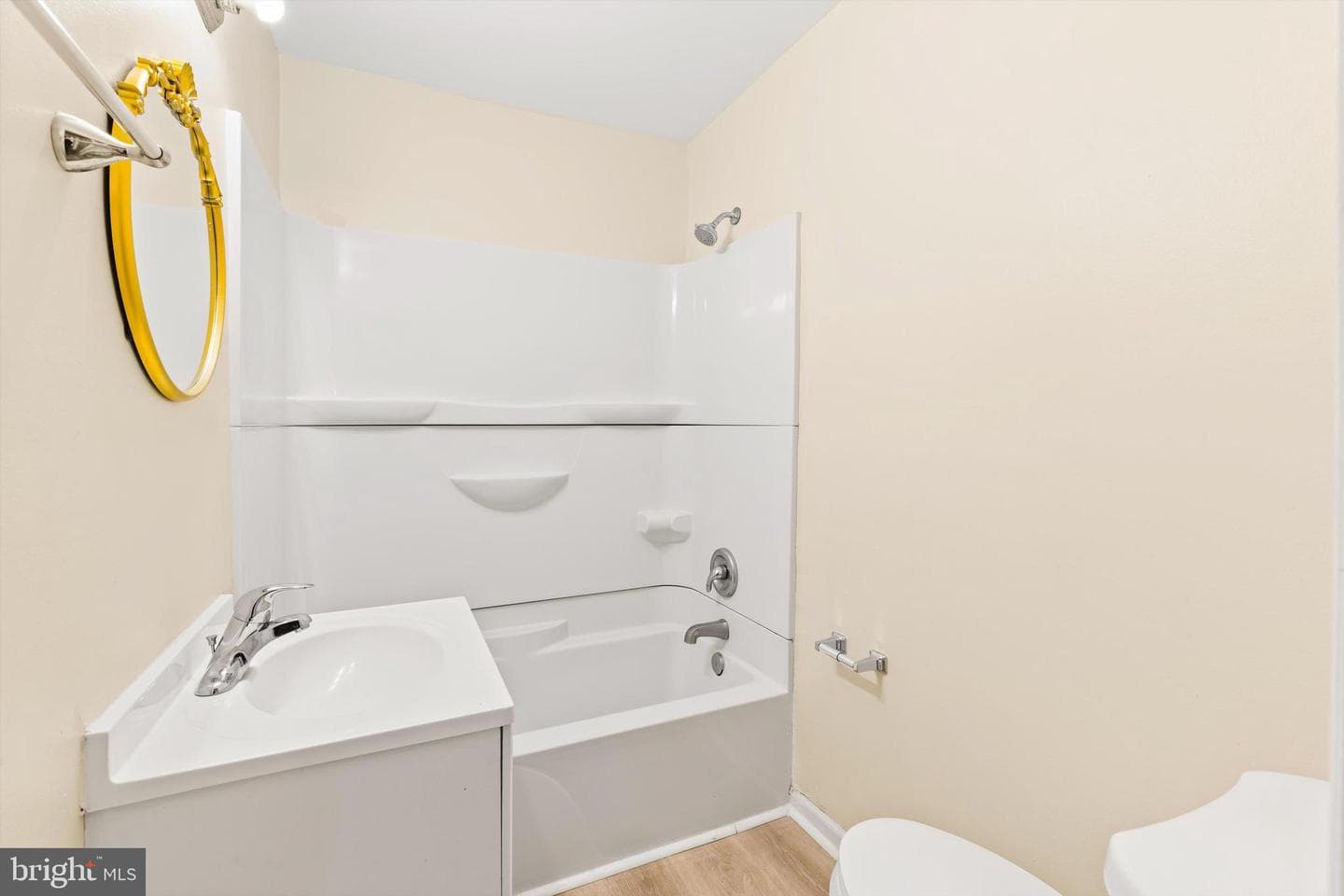 308 E Cedar Lane photo 27