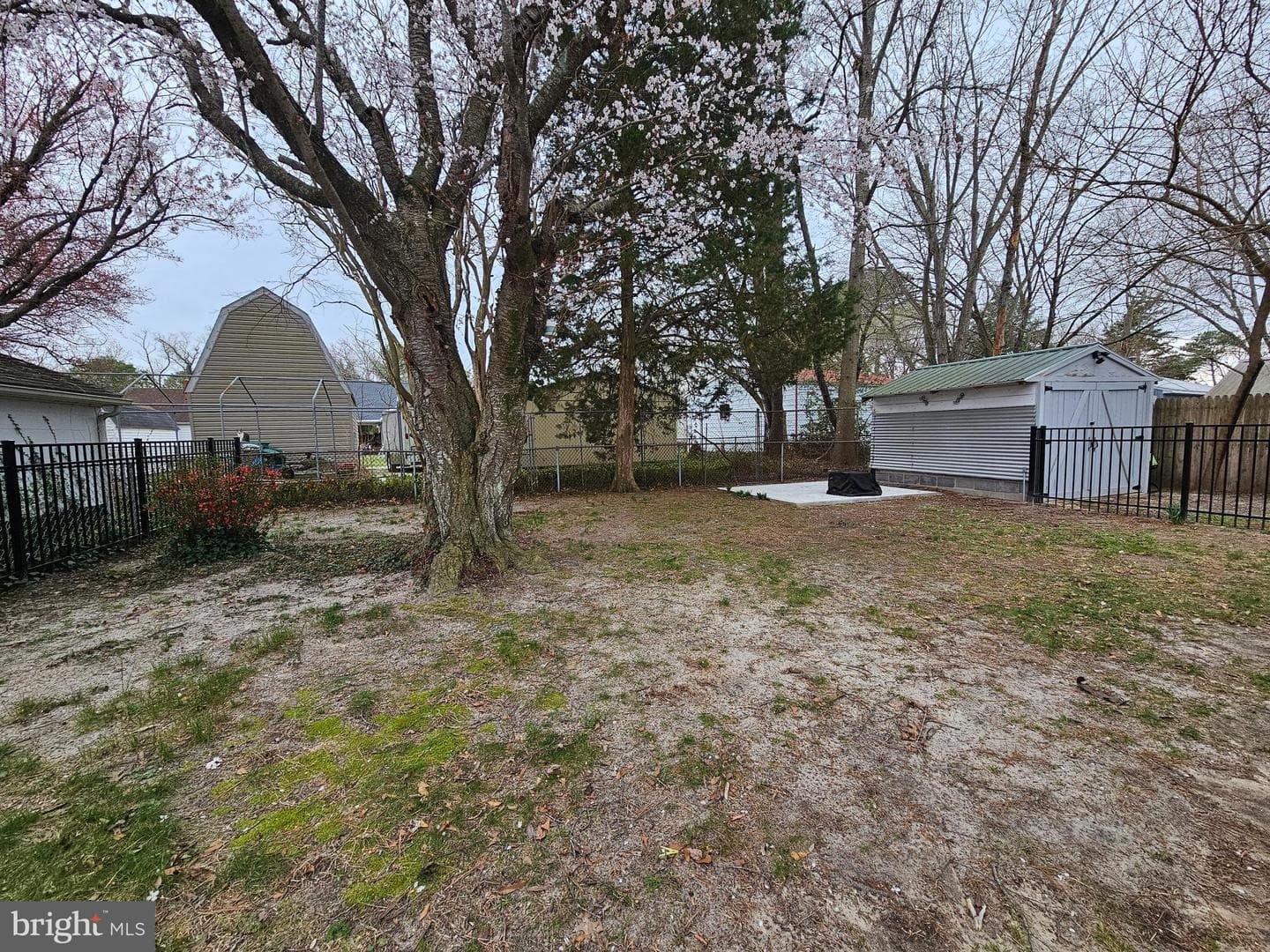 312 S Haven Avenue photo 20