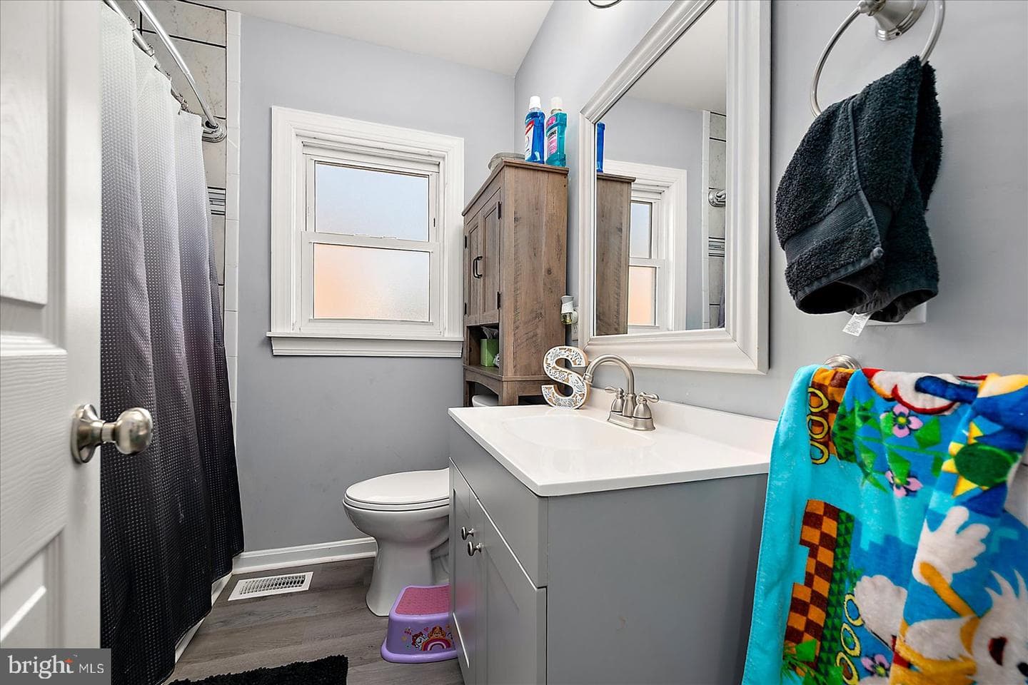 411 E Walnut Street photo 32