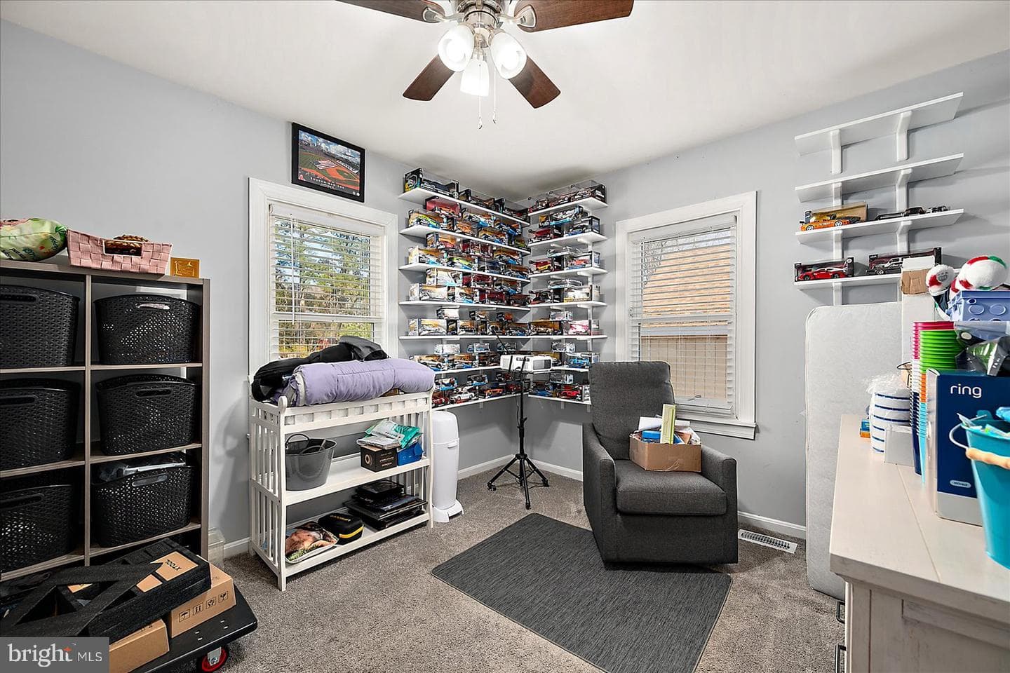 411 E Walnut Street photo 35