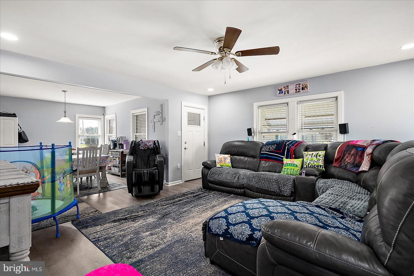 411 E Walnut Street photo 8