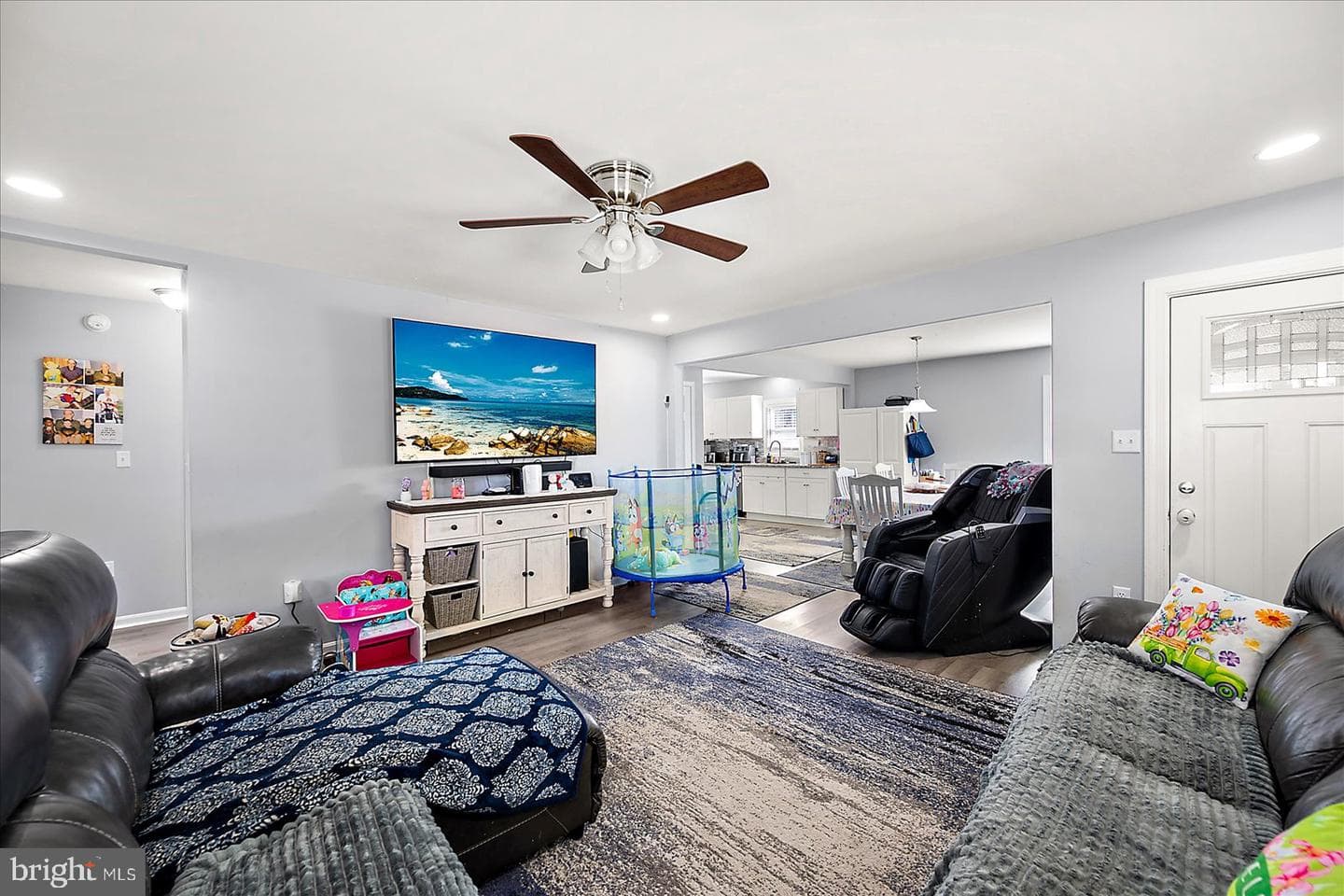 411 E Walnut Street photo 9