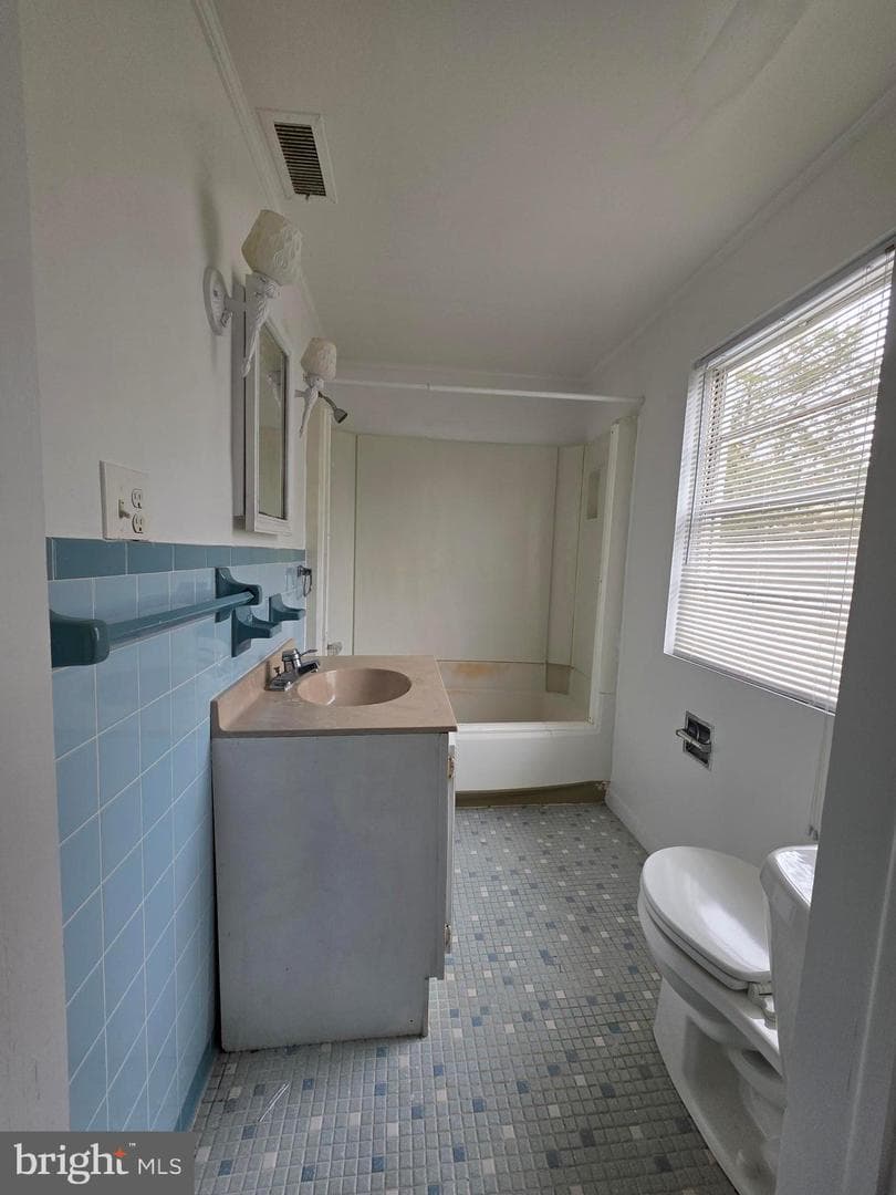 218 Phillip Morris Drive photo 16