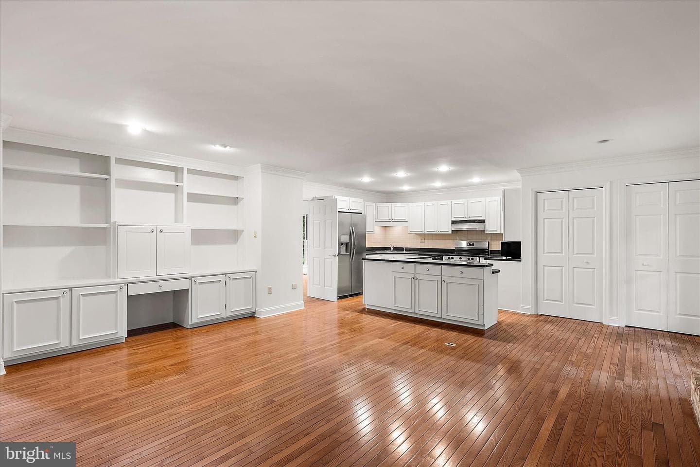 611 N Park Drive photo 23
