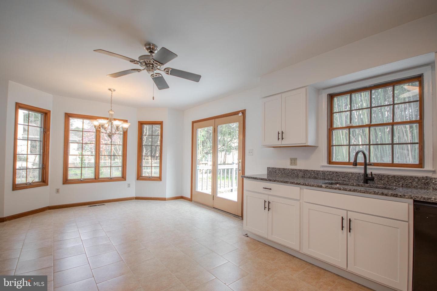 313 W London Avenue photo 14