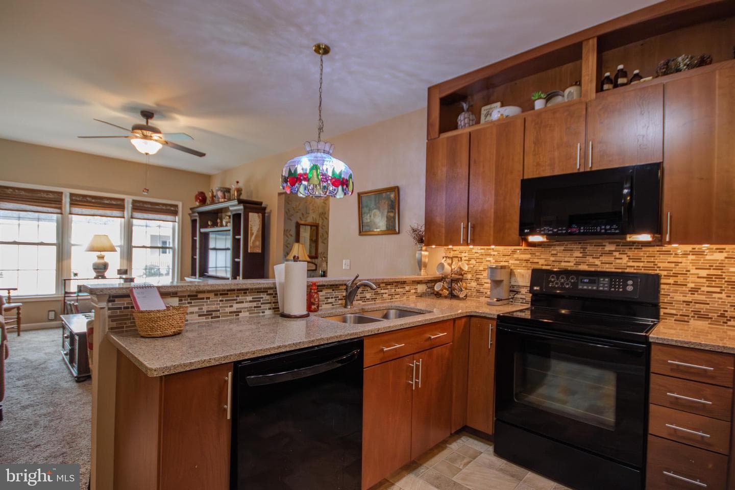 922 Winding Way photo 11