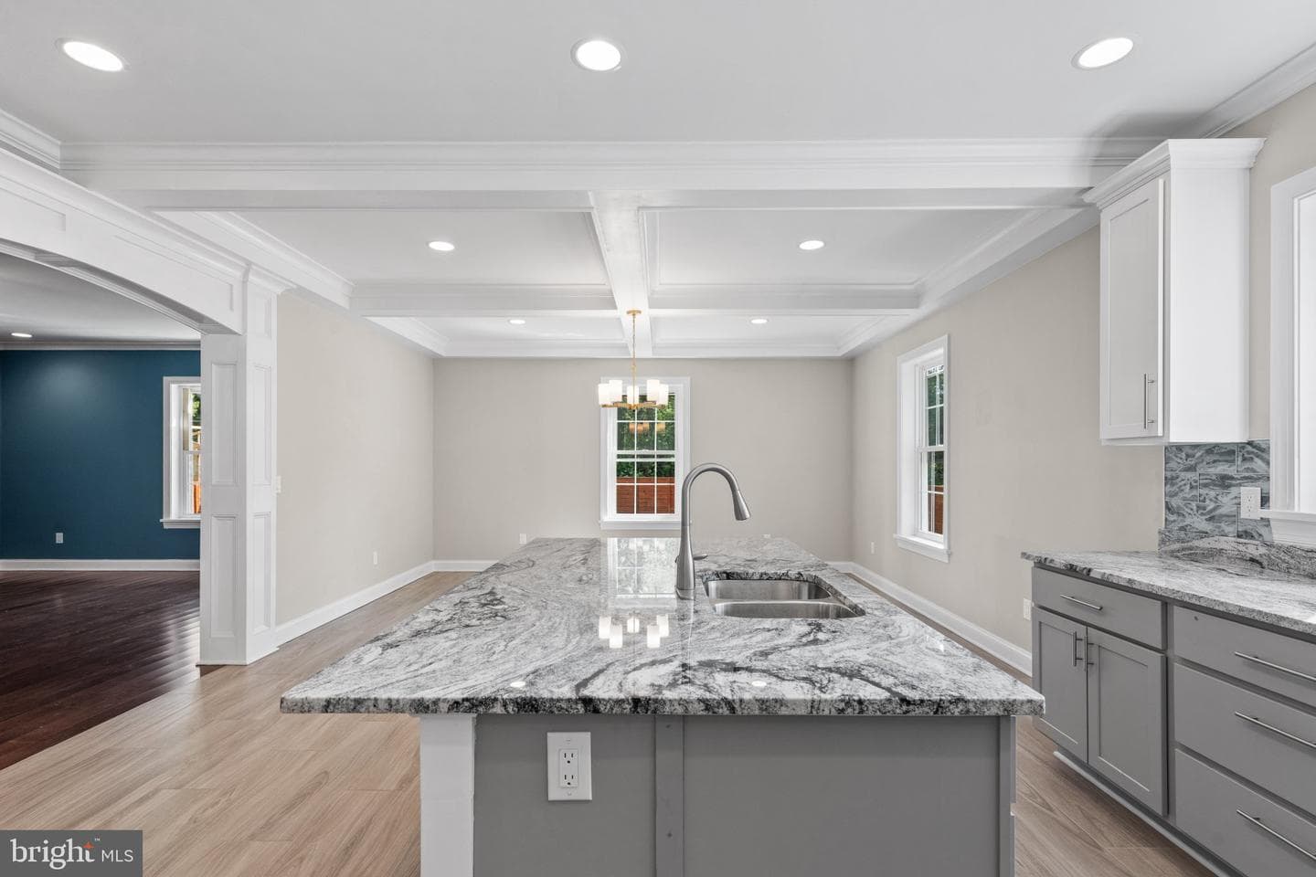 1107 Mineola Avenue photo 16