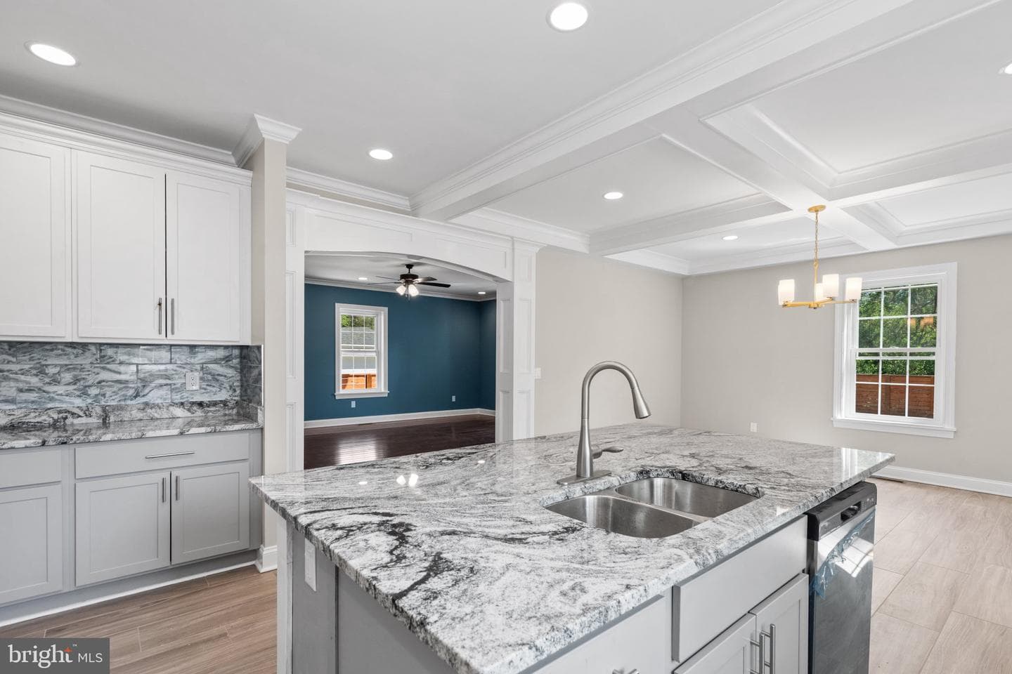 1107 Mineola Avenue photo 17