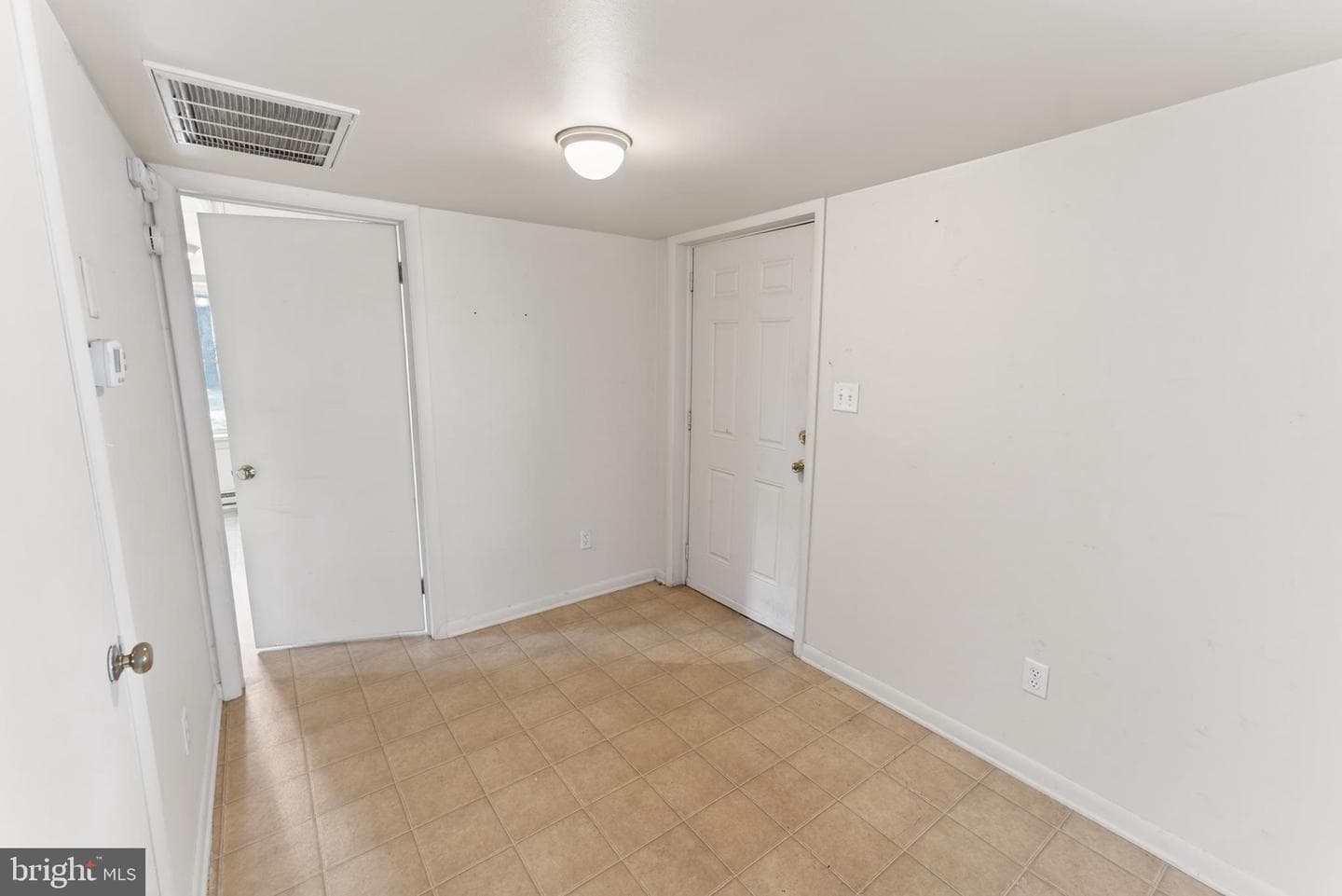28266 Riverside Drive photo 56
