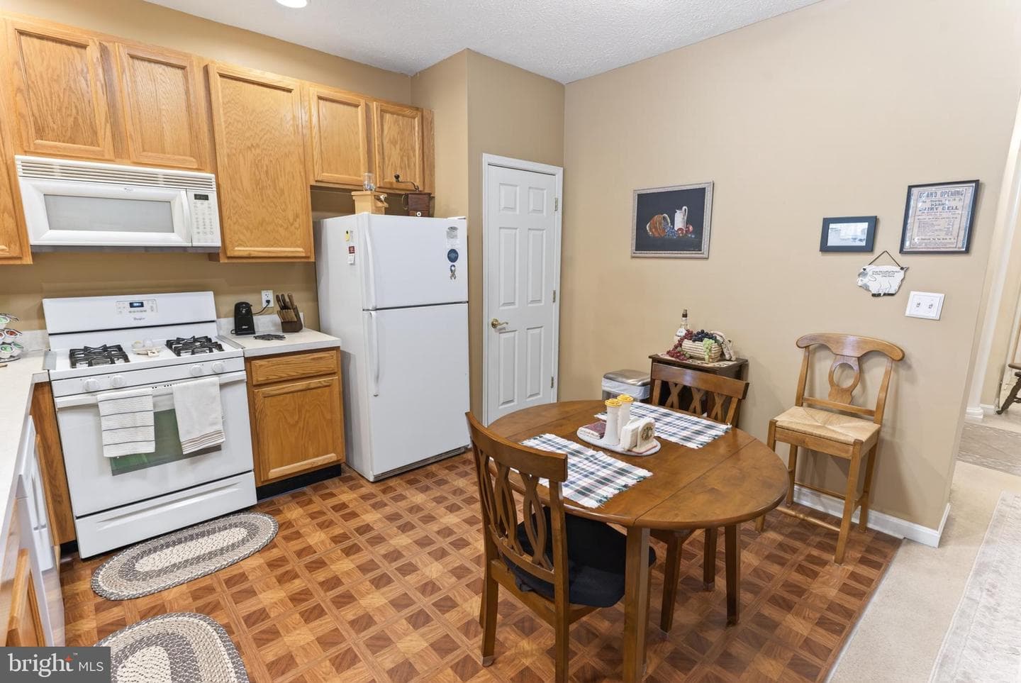 9008 Executive Club Drive photo 23
