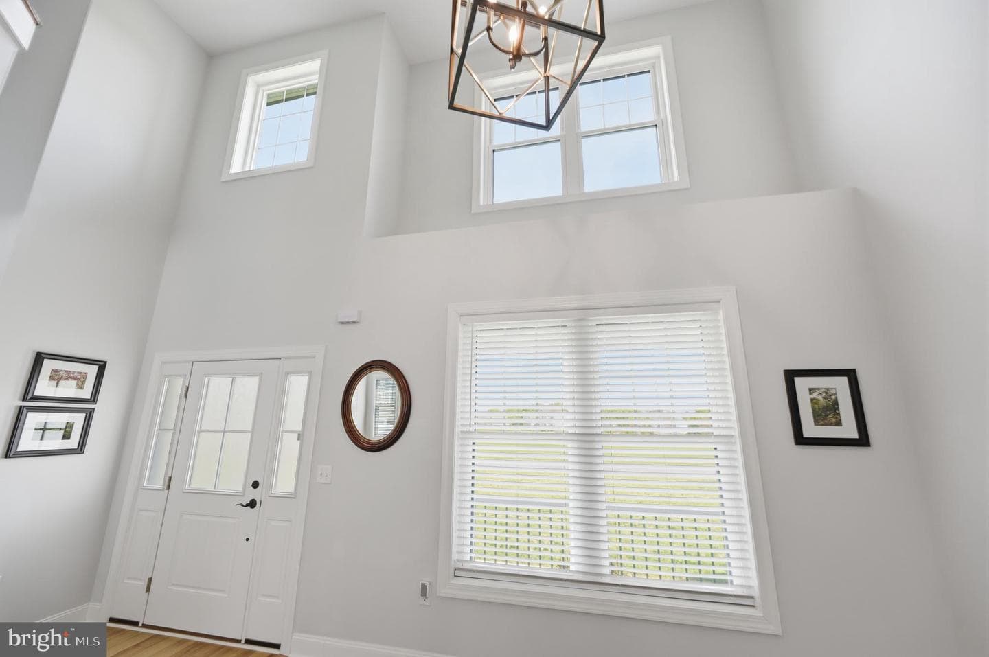 5756 Earldom Lane photo 7