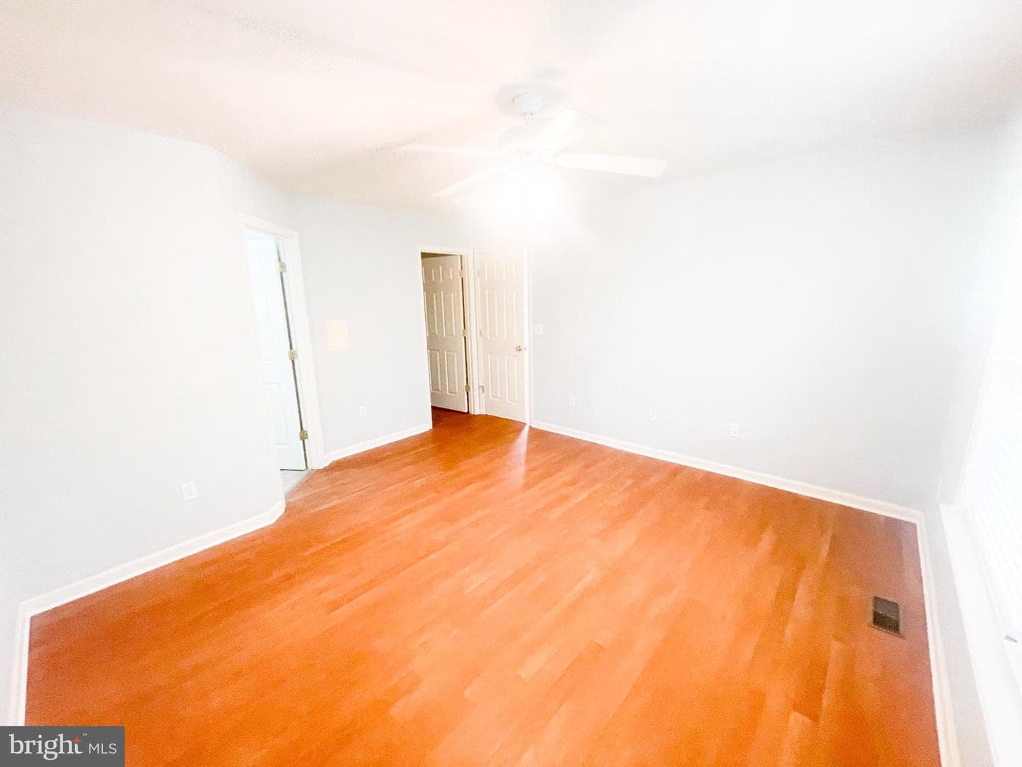 914 Sapphire Court photo 15