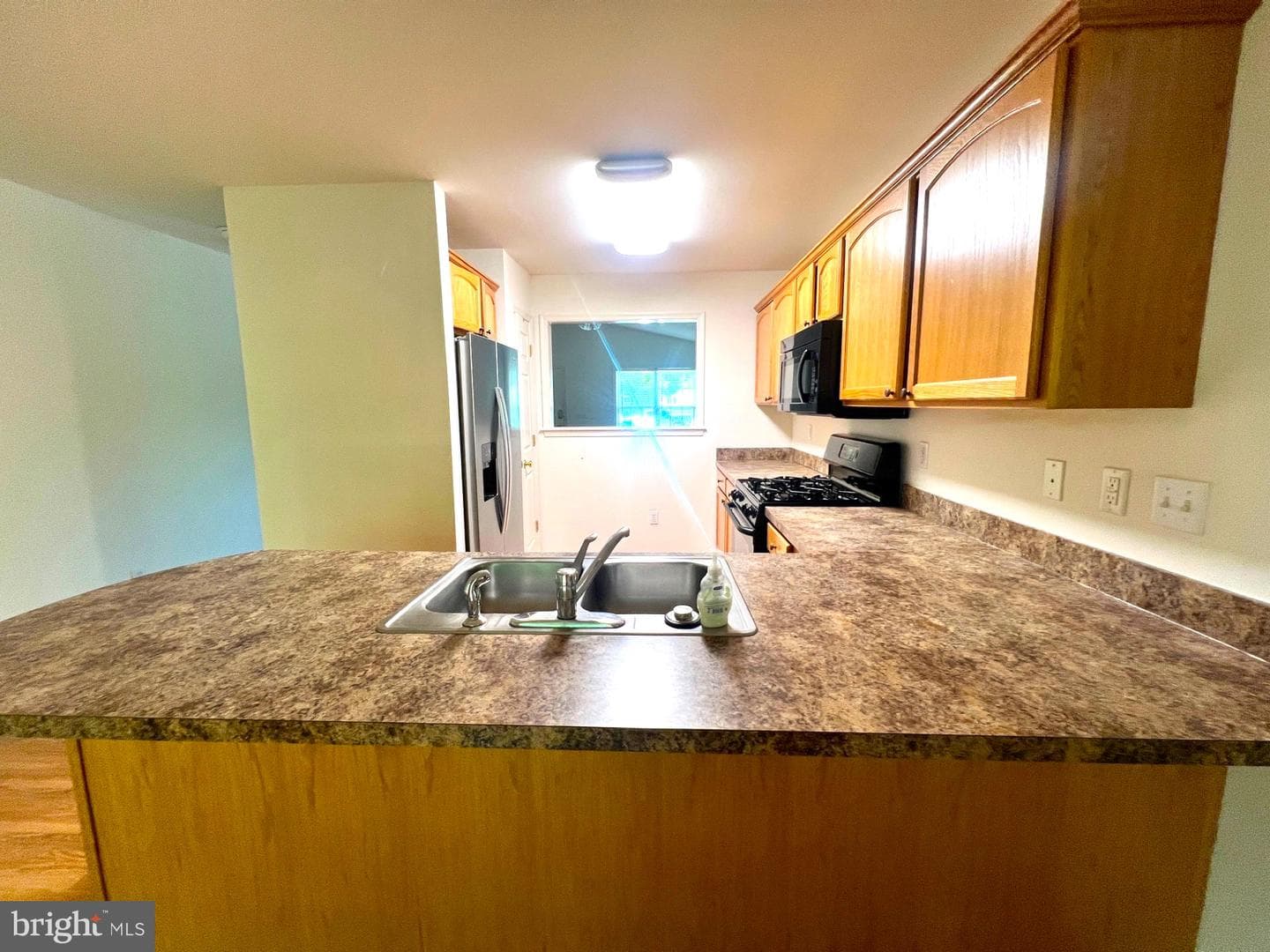 914 Sapphire Court photo 5