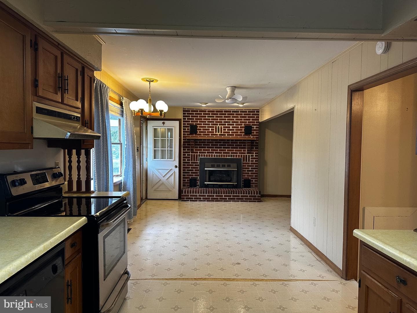3871 Meadow Bridge Road photo 9
