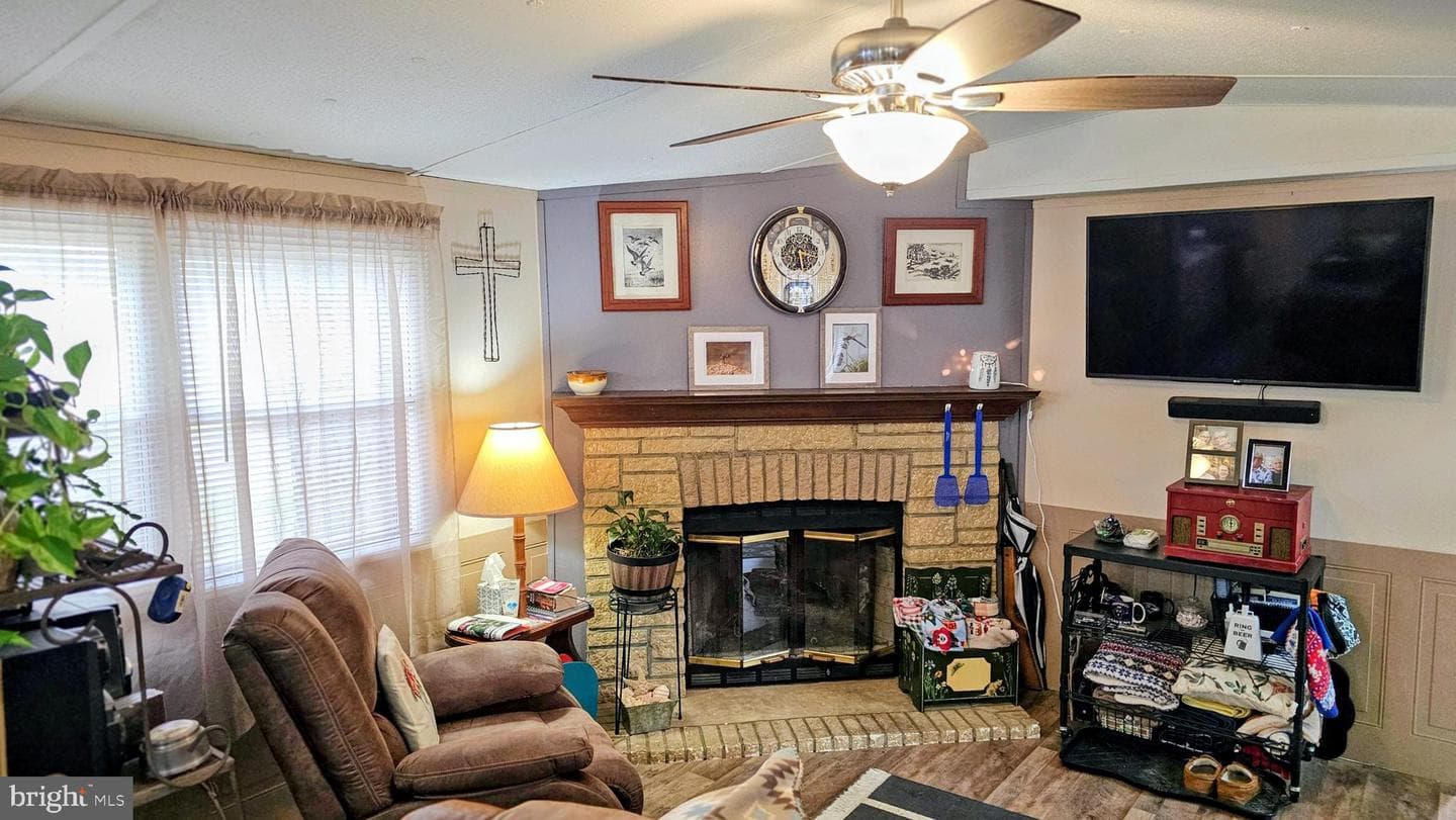 7492 Madeline Circle photo 2