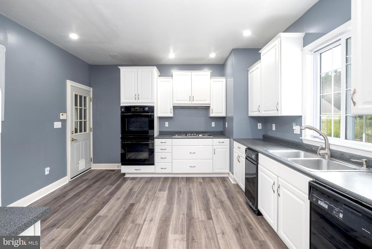 6957 Amber Fields Court photo 13
