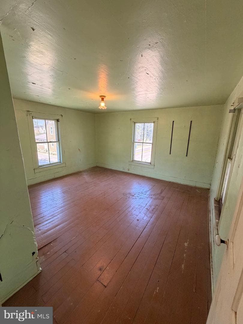 211 E Lillian Street photo 16