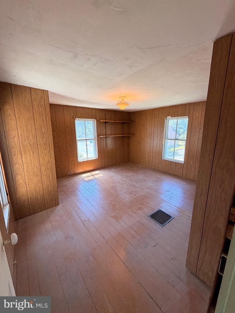 211 E Lillian Street photo 18