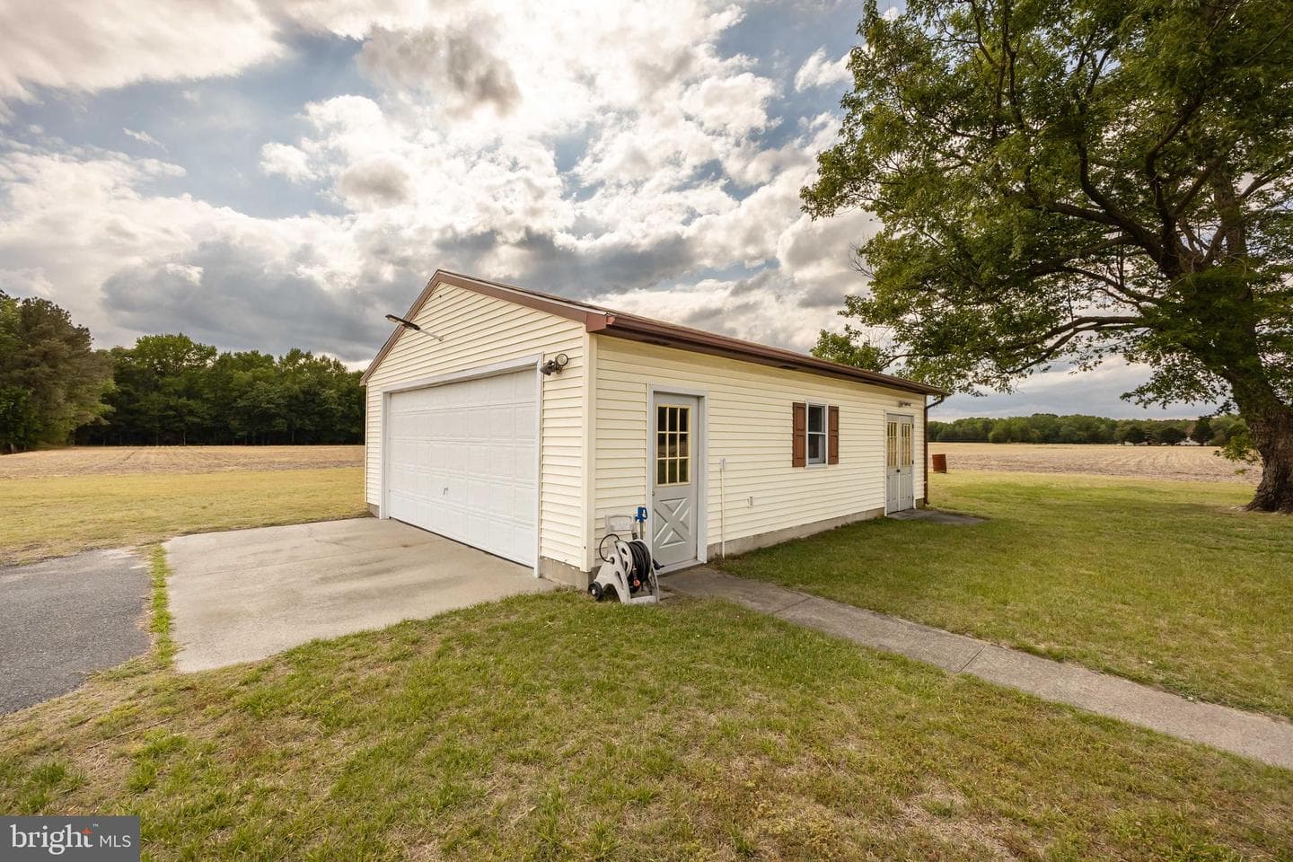 4258 Smith Road photo 5