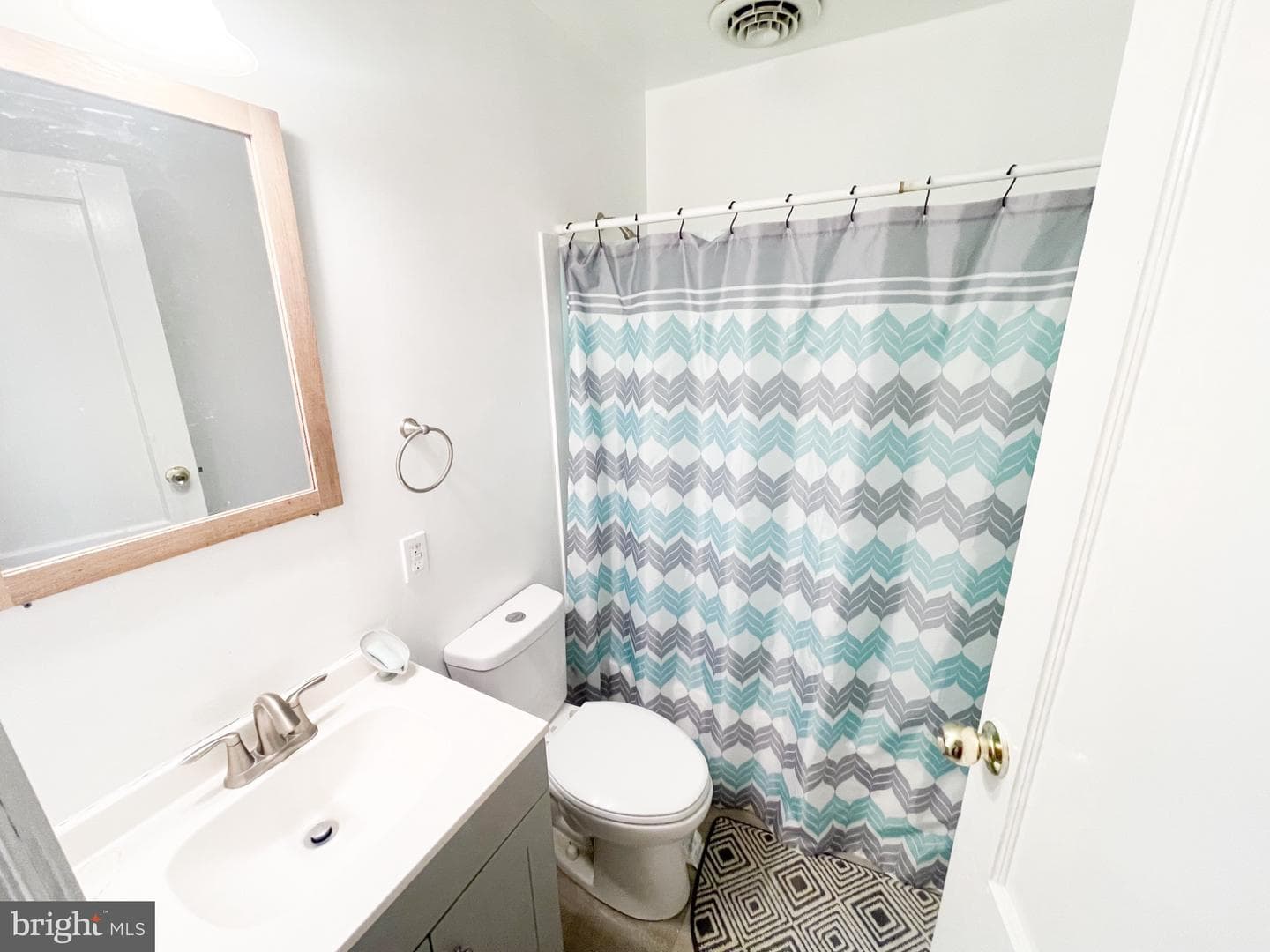 801 N Division photo 34