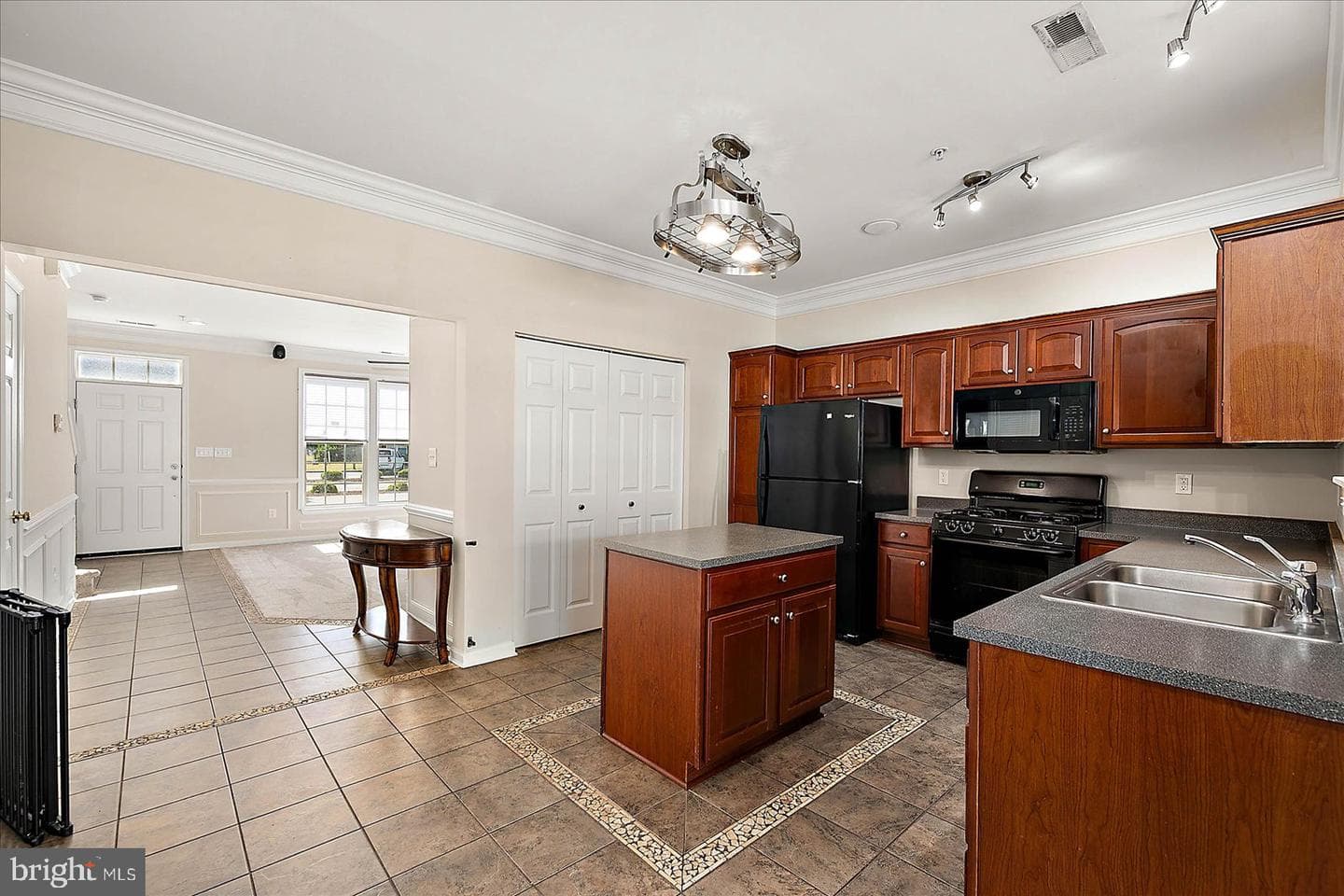 1009 Meadow View Drive photo 10