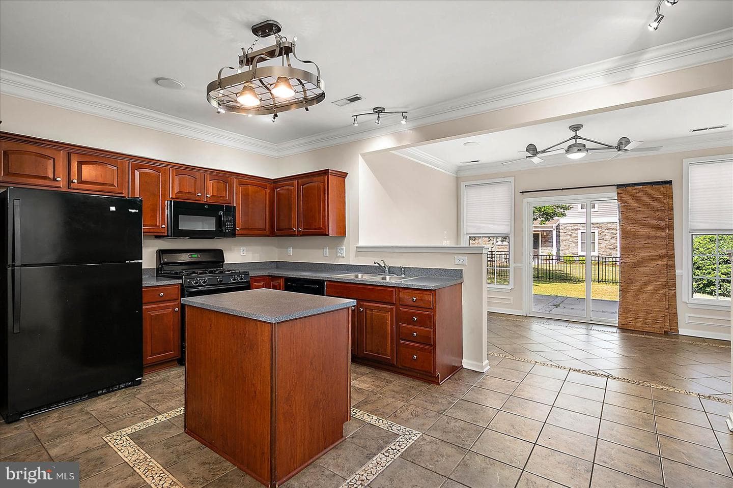1009 Meadow View Drive photo 13