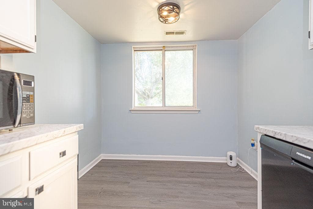 506 Edgewater Drive photo 17