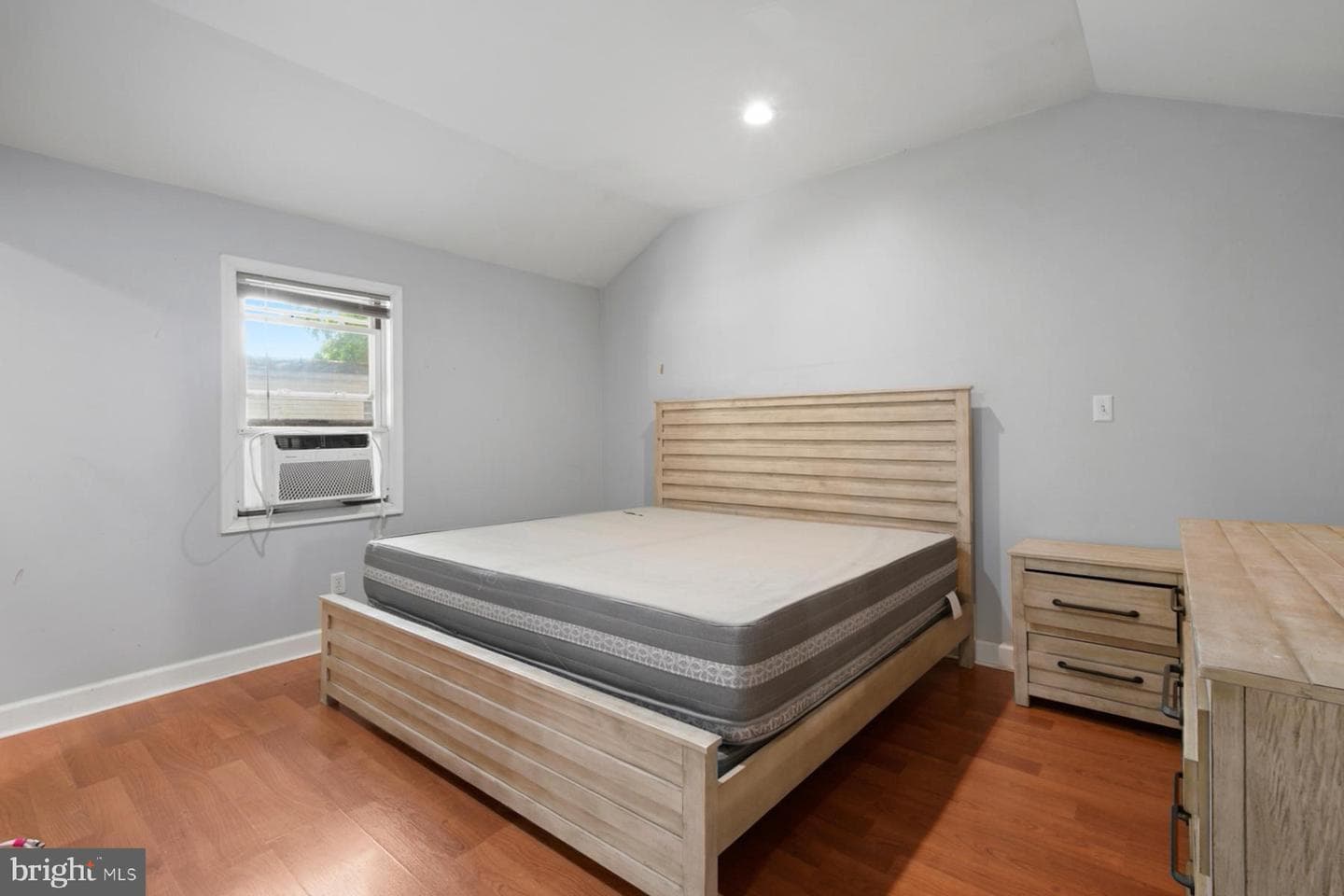 2516 Castle Street photo 21